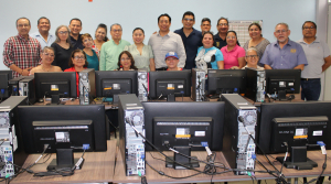 Recorrido del Dr. Florentino P&eacute;rez P&eacute;rez por nuestras instalaciones con las y los docentes que participan en diversos cursos, talleres y diplomados.