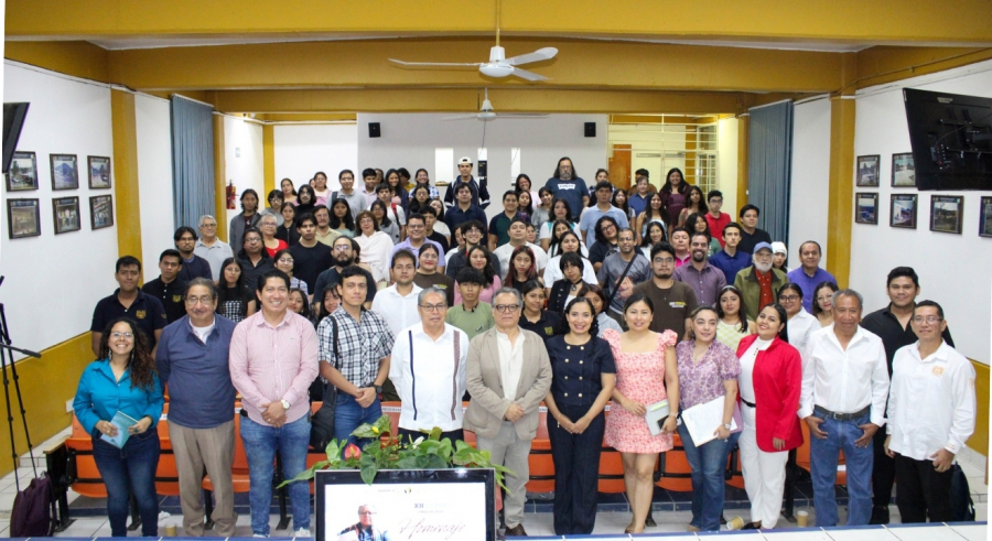 Homenaje al reconocido escritor mexicano José Ángel Leyva